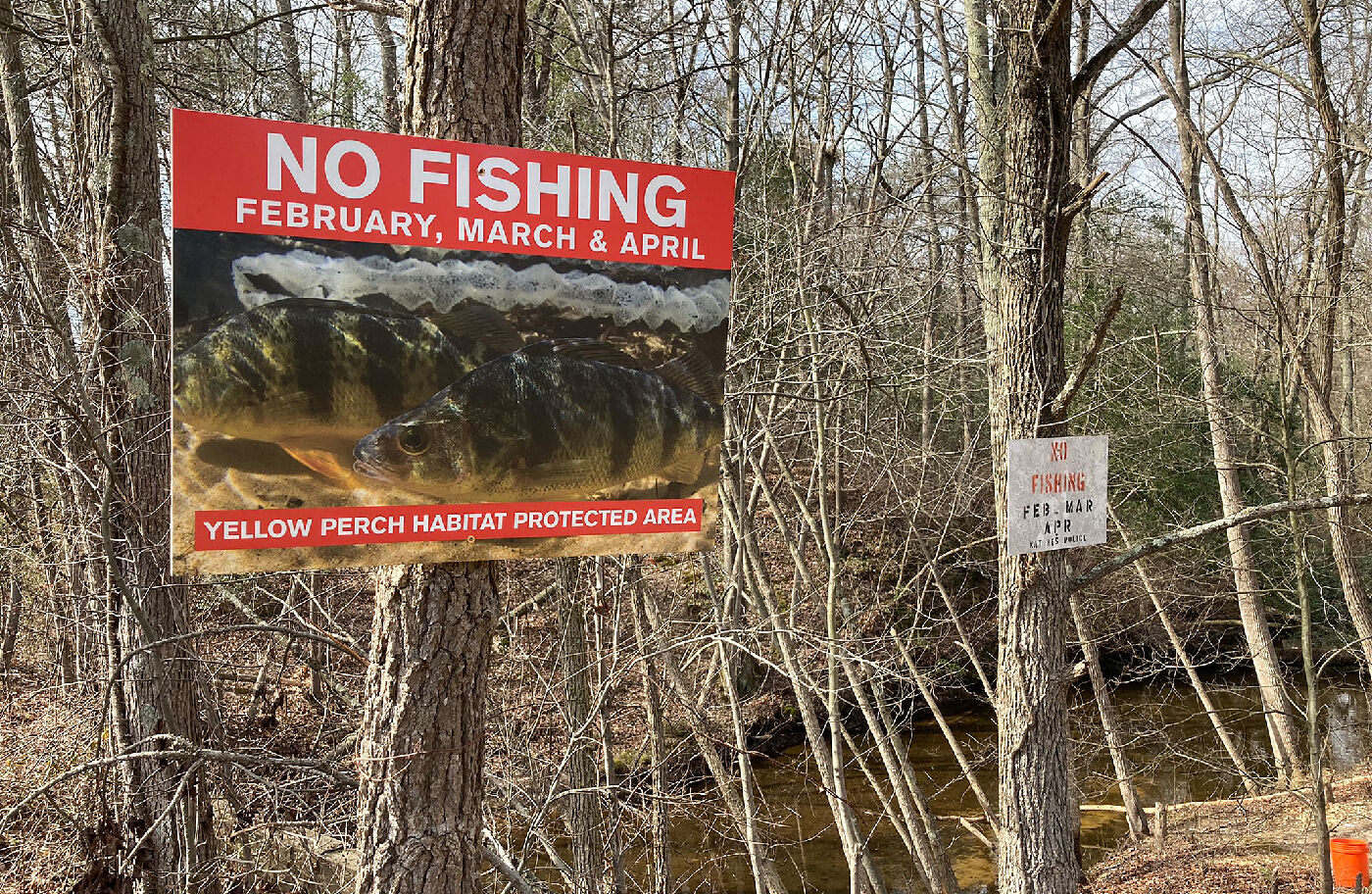 Magothy River no fishing sign